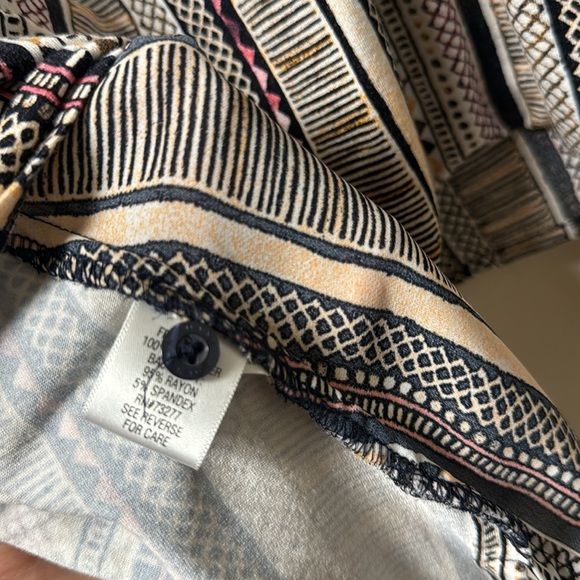 Stylish Pattern Sleeveless Top - Picture 6 of 6